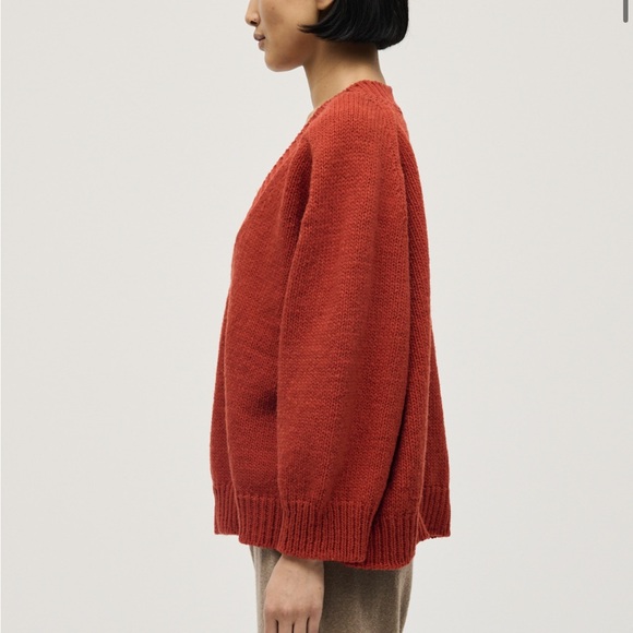 No29 Babaa V-Neck Sweater in Arce - Picture 3 of 9